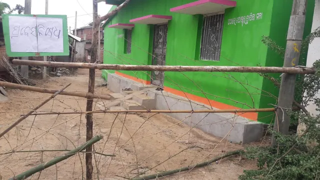 ସୁବର୍ଣ୍ଣପୁର: କଣ୍ଟେନମେଣ୍ଟ ଜୋନ୍‌ ଭାଙ୍ଗିଦେଲେ ଦୁର୍ବୃତ୍ତ, ଥାନାରେ ଅଭିଯୋଗ କଲେ ସରପଂଚ