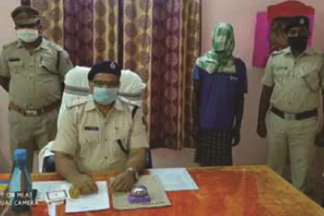 କୁକୁଡ଼ା ମାଂସ ତରକାରୀକୁ ନେଇ ଗଣ୍ଡଗୋଳ : ପୁଅର ଠେଙ୍ଗା ମାଡ଼ରେ ବାପା ମୃତ