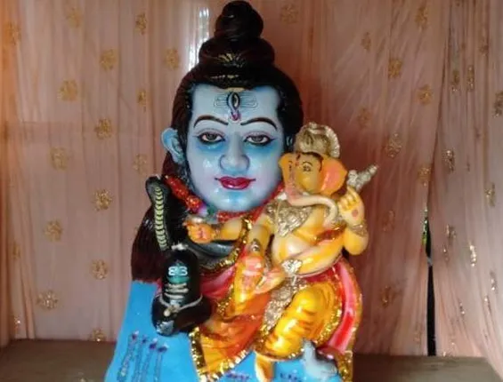 ଭୁବନେଶ୍ୱର ନୂଆପଲ୍ଲୀ ବିନାୟକ ଯୁବ ସଂଗଠନର ଗଣେଶ ପୂଜା। (ଫଟୋ ବିଭୂତି)