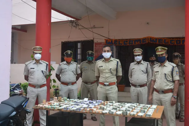 ସିଏମଏସ କର୍ମଚାରୀଙ୍କଠୁ ୨୪ ଲକ୍ଷ ଟଙ୍କା ଲୁଟ୍ ମାମଲା: ୪ ଗିରଫ, ବାଇକ୍‌ ସମେତ ସମସ୍ତ ଟଙ୍କା ଜବତ