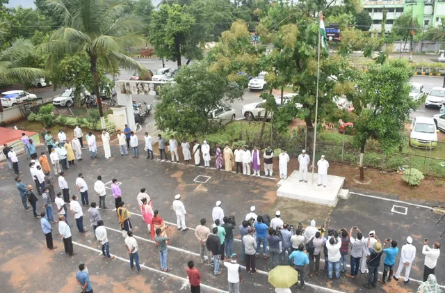 ରାଜ୍ୟ କଂଗ୍ରେସ ଭବନରେ ସ୍ୱାଧୀନତା ଦିବସ। (ଫଟୋ: ବିଭୂତି, ଭୁବନେଶ୍ୱର)