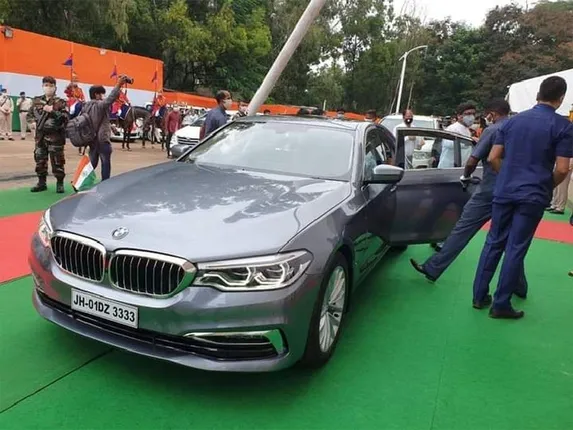 ହେମନ୍ତଙ୍କ ନୂଆ ବିଏମ୍‌ଡବ୍‌ଲ୍ୟୁ କାର୍‌କୁ ନେଇ ଘେରିଲେ ବିରୋଧୀ