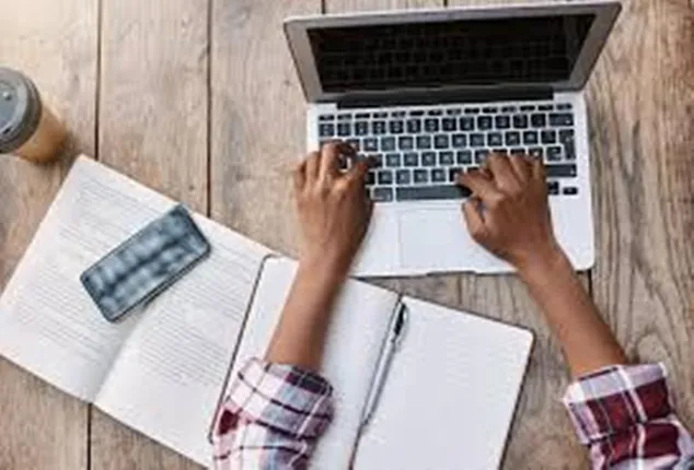 ଅନ୍‌ଲାଇନ୍‌ରେ ଘରେ ରହି ପାଠ ପଢ଼ାଇବେ ଦିବ୍ୟାଙ୍ଗ ଅଧ୍ୟାପକ