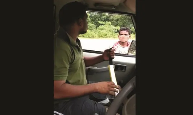 ବଟି ଆଦାୟକୁ ନେଇ ଚର୍ଚ୍ଚାରେ ଟମକା ପୁଲିସ; ଭିଡିଓ ଭାଇରାଲ, ଏସ୍‌ଆଇ ହରଡ଼ଘଣାରେ