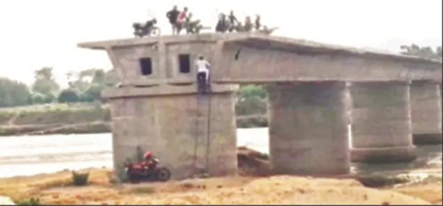 କଲମପୁର : ୬ ବର୍ଷ ପରେ ବି ସରୁନି ପୋଲ କାମ, ବଢୁଛି ଅସନ୍ତୋଷ