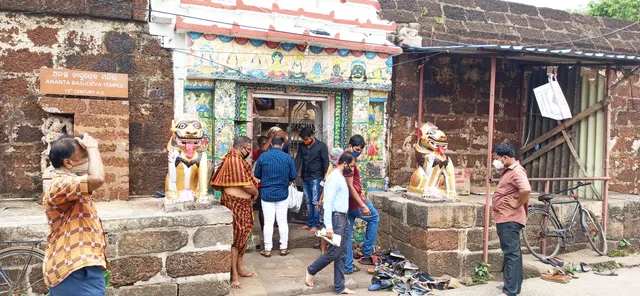 ଏକାମ୍ର କ୍ଷେତ୍ରର ବିଭିନ୍ନ ମନ୍ଦିରରେ ଶ୍ରଦ୍ଧାଳୁଙ୍କ ଭିଡ଼