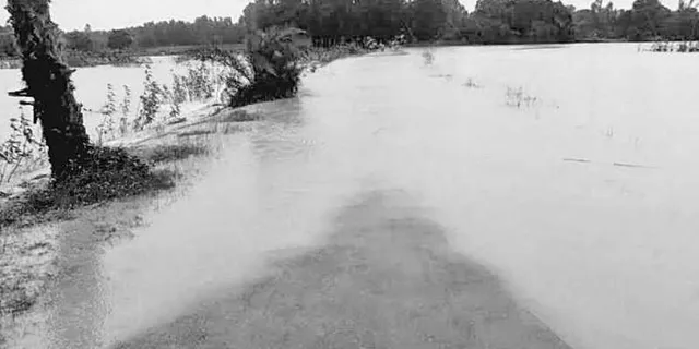 ଦିନ ତମାମ ଢାଳିଲା ବର୍ଷା : କୁନ୍ଦୁରାରେ ବନ୍ୟା ପରିସ୍ଥିତି, ତଳିଆ ଅଂଚଳ ଜଳମଗ୍ନ