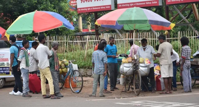 କରୋନା ମୁକାବିଲା କଡ଼ାକଡ଼ି ପାଇଁ ଅଧ୍ୟାଦେଶ ଆଣିବେ ସରକାର : ଅମାନିଆ ହେଲେ ଲକ୍ଷେ ତଣ୍ଡ