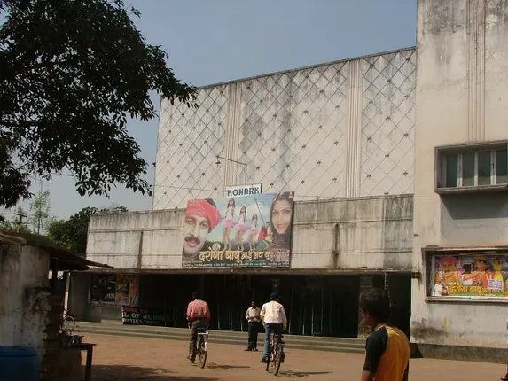 ସିନେମା ହଲ୍ ଖୋଲିବା ଅପେକ୍ଷାରେ ‘ମିନି ଇଣ୍ଡିଆ’