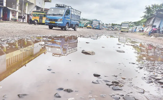 ବିଗିଡ଼ି ଗଲାଣି ବସ୍‌ଷ୍ଟାଣ୍ଡ୍‌ ଭିତ୍ତିଭୂମି