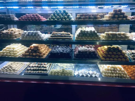 ନିୟମ କ’ଣ ଜାଣିପାରୁ ନାହାନ୍ତି ମିଠା ବ୍ୟବସାୟୀ, ୧୫ ଦିନ ହେଲାଣି, ସଚେତନତା ବି ସୃଷ୍ଟି ହେଉନି