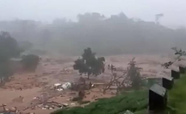 କେରଳର ମୁନ୍ନାରରେ ବ୍ୟାପକ ଭୂସ୍ଖଳନ, ୭୦ରୁ ୮୦ ଚା’ ଇଷ୍ଟେଟ୍ କର୍ମଚାରୀ ଫଶି ରହିଥିବା ସନ୍ଦେହ