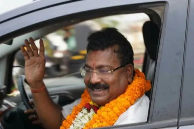 କରୋନା ଆକ୍ରାନ୍ତ ହେଲେ ଭଦ୍ରକ ବିଧାୟକ ସଞ୍ଜୀବ ମଲ୍ଲିକ, ଟୁଇଟ କରି ଦେଲେ ସୂଚନା