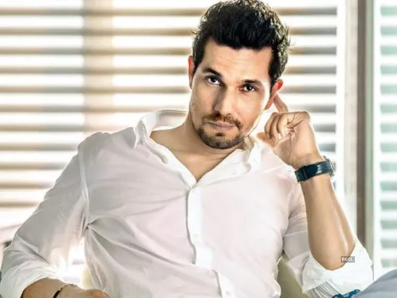 ଡାକ୍ତରଖାନାରେ ଭର୍ତ୍ତି ହେଲେ ରଣଦୀପ ହୁଡା, ସର୍ଜରୀ ହୋଇଥିବା ନେଇ ଜୋର ଧରିଲା ଚର୍ଚ୍ଚା