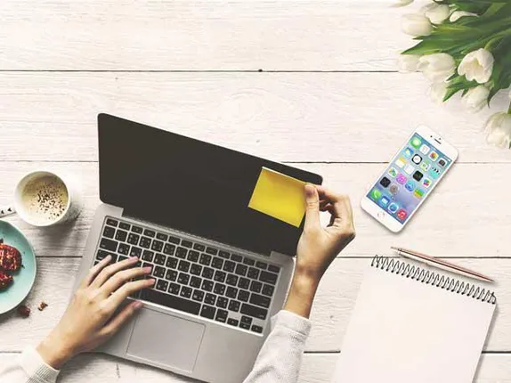 ନିଜ କର୍ମଚାରୀଙ୍କୁ ୨୦୨୧ ପର୍ଯ୍ୟନ୍ତ ଘରୁ କାମ କରିବାର ସୁବିଧା ଦେଲା ଫେସବୁକ୍