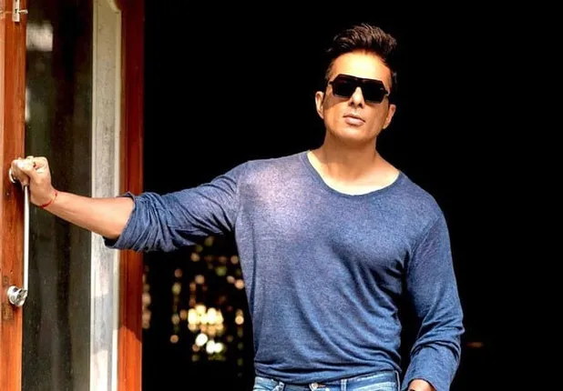 ଉତ୍ତରପ୍ରଦେଶ ବାସିନ୍ଦାଙ୍କ ଆଣ୍ଠୁ ପ୍ରତିରୋପଣ ପାଇଁ ଆର୍ଥିକ ସହାୟତା ଦେବା ସହ ପ୍ରତିରୋପଣର ସମସ୍ତ ବ୍ୟବସ୍ଥ‌ା କଲେ ସୋନୁ ସୁଦ୍