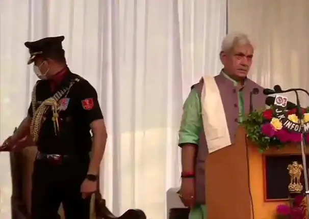 ଜମ୍ମୁ-କଶ୍ମୀରର ନୂତନ ଉପରାଜ୍ୟପାଳ ଭାବରେ ଶପଥ ଗ୍ରହଣ କଲେ ବରିଷ୍ଠ ବିଜେପି ନେତା ମନୋଜ ସିହ୍ନା