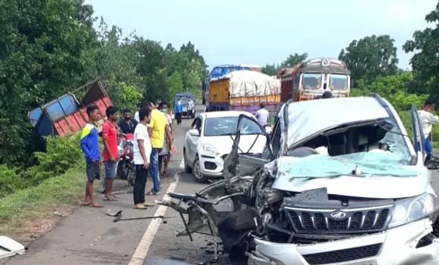 ଟ୍ରକ୍ ଓ କାର୍ ମୁହାଁମୁହିଁ ଧକ୍କା: ଘଟଣାସ୍ଥଳରେ ୨ଜଣଙ୍କର ମୃତ୍ୟୁ, ଜଣେ ଗୁରୁତର