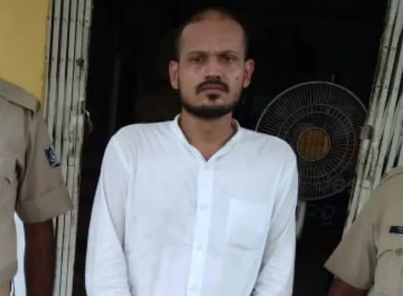 କୁଖ୍ୟାତ ଏଟିଏମ୍‌ ଲୁଟେରା ସମ୍ଭବ ଆଚାର୍ଯ୍ୟ ଗିରଫ, ୪୨ ହଜାର ଟଙ୍କା ଜବତ