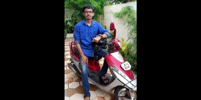 ଦୁର୍ଘଟଣା ରୋକିବାକୁ ସ୍ମାର୍ଟ ହେଲ୍‌ମେଟ୍‌ ବାହାର କଲେ କେରଳର ଏହି ବାଳକ, ମୂଲ୍ୟ ୫ ହଜାର ଟଙ୍କା