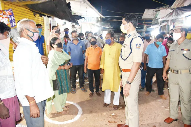 କଟକଣା ସ୍ଥିତି ଯାଞ୍ଚ କଲେ ପୁଲିସ କମିସନର