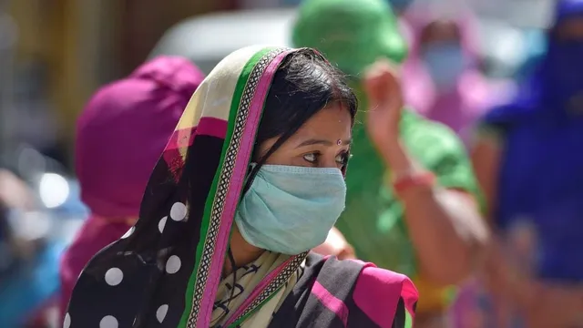 ମହାରାଷ୍ଟ୍ରରେ ଆସନ୍ତା ୬ ମାସ ଯାଏଁ ମାସ୍କ ପିନ୍ଧିବାକୁ ବାଧ୍ୟତାମୂଳକ କଲେ ମୁଖ୍ୟମନ୍ତ୍ରୀ