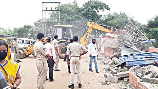 ଟ୍ରାଫିକ୍‌ ଥାନା ଓ ସ୍ପୋର୍ଟସ୍‌ କମ୍ପ୍ଲେକ୍ସ ଜମିରୁ ଜବରଦଖଲ ହଟିଲା