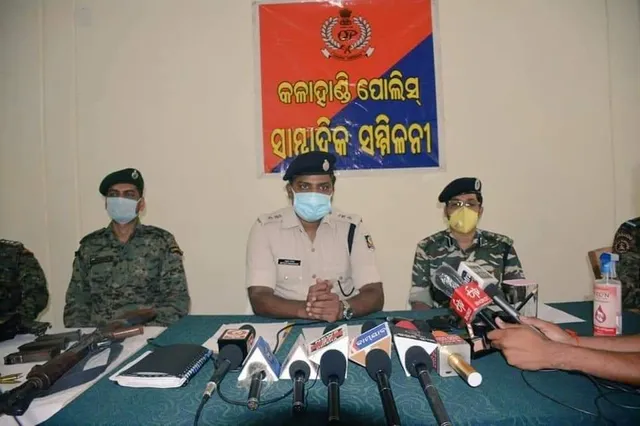 କଳାହାଣ୍ଡି-କନ୍ଧମାଳ ଜିଲ୍ଲା ସୀମାନ୍ତରେ ପୁଲିସ ପକ୍ଷରୁ ମିଳିତ କମ୍ବିଂ ଅପରେସନ 