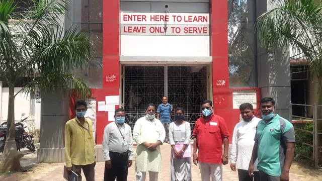 ଆଦିବାସୀ ଛାତ୍ରୀଙ୍କୁ ସହାୟତାର ହାତ ବଢ଼ାଇଲା ଦଳିତ ଆଦିବାସୀ ମହାସଙ୍ଘ