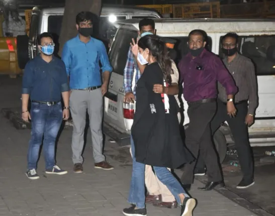 ରିୟାଙ୍କ ପାଇଁ ୧୪ ଦିନିଆ ନ୍ୟାୟିକ ହେପାଜତ ମାଗିଲା ଏନ୍‌ସିବି; ଜାମିନ ପାଇଁ ଆବେଦନ କଲେ ରିୟା