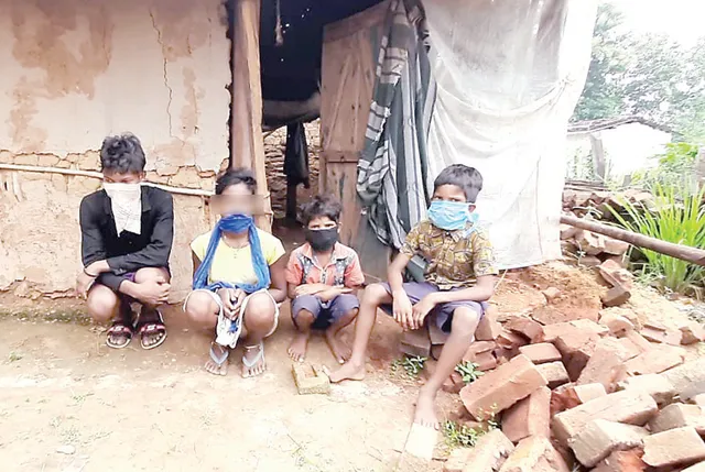 ଛାଡ଼ି ଚାଲିଗଲା ମା, ରୋଗରେ ଆଖି ବୁଜିଲେ ବାପା; ଅସହାୟ ୪ ଛୁଆଙ୍କ ଦୁଃଖ ବୁଝିବାକୁ କେହି ନାହିଁ