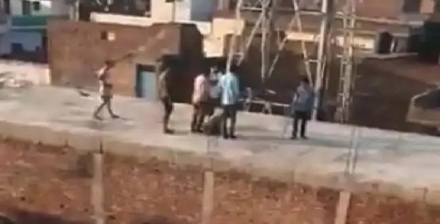 ଝିଅକୁ ବିକ୍ରି କରି ଦେଇଥିବା ଗୁଜବ ପ୍ରଘଟ ହେବା ପରେ ଭିଡ଼ ହିଂସାରେ ଗଲା ବାପ ଜୀବନ