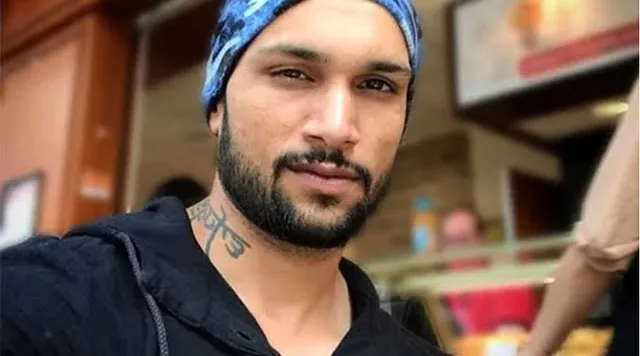 ମହିଳାଙ୍କ ବିରୋଧରେ ସୋସିଆଲ ମିଡିଆରେ ଅପମାନଜନକ ପୋଷ୍ଟ ମହଙ୍ଗା ପଡ଼ିଲା; ମୁମ୍ବାଇ ପୁଲିସ୍‌ ହାତରେ ଗିରଫ ହେଲେ ମଡେଲ ଏବଂ ୟୁଟ୍ୟୁବର୍‌