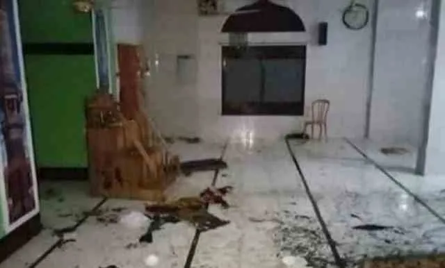 ବାଂଲାଦେଶ ମସ୍‌ଜିଦ୍‌ରେ ଏକସଙ୍ଗେ ୬ଟି ଏୟାର୍‌ କଣ୍ଡିସନର୍‌ ବିସ୍ଫୋରଣ ଘଟି ୧୨ ମୃତ ଓ ୨୫ ଆହତ