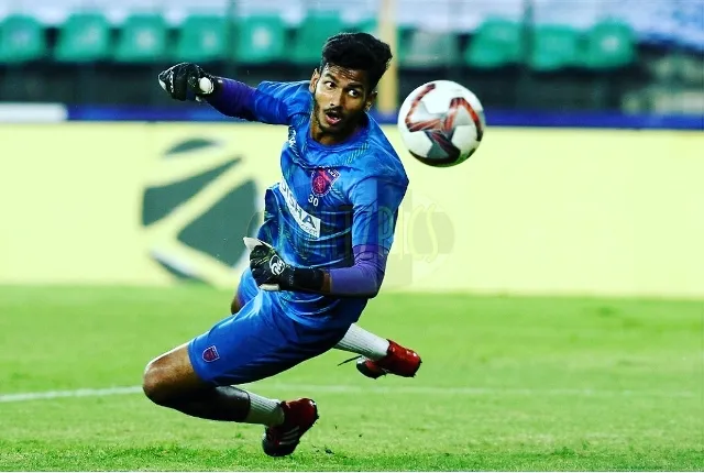 ଆକାଶ ଛୁଇଁବା ଆଶାରେ ଅଙ୍କିତ