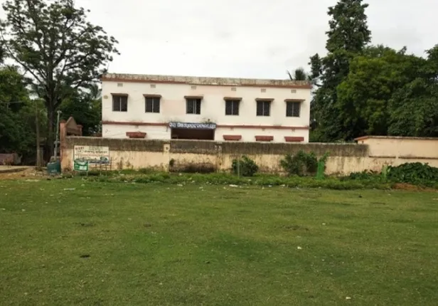 ଭଦ୍ରକ: ଜିଲ୍ଲା ଶିକ୍ଷା ଅଧିକାରୀଙ୍କ କାର୍ଯ୍ୟାଳୟ ୪୮ ଘଣ୍ଟା ସଟଡାଉନ