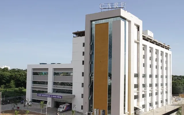 କେୟାର ହସ୍ପିଟାଲ ଡାକ୍ତରଙ୍କ ସଫଳତା : ୭୦ବର୍ଷର ବ୍ୟକ୍ତିଙ୍କ କରୋନାରି ଆର୍ଟେରି ଅସ୍ତ୍ରୋପଚାର