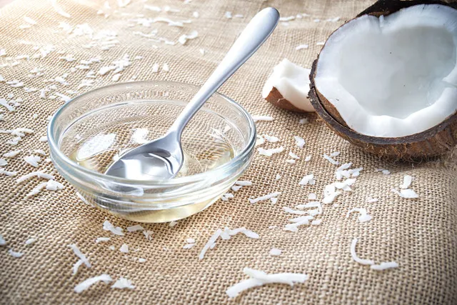 ନଡ଼ିଆ ତେଲରେ ରହିିଛି ଏହି ସବୁ ଉପକାରୀ ଗୁଣ