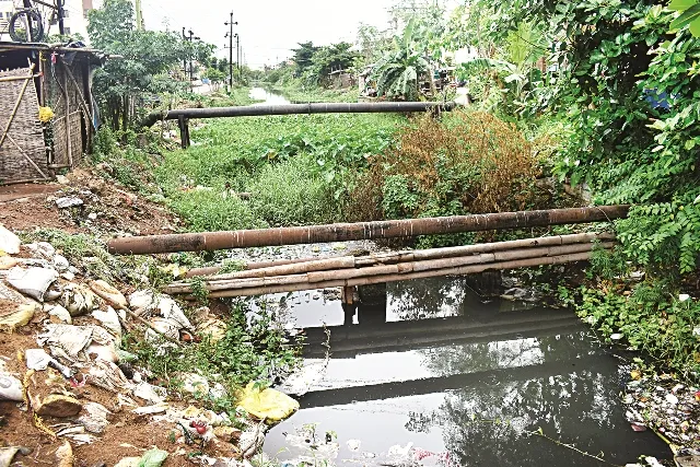 ନାଳ ଥାଇ ପାଣି ନିଷ୍କାସନ ହେଉନି, ବର୍ଷା ହେଲେ ଘରେ ପଶିଯାଉଛି