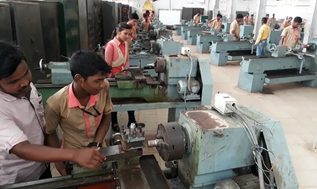 ଆଇଟିଆଇରୁ ମୁହଁ ମୋଡ଼ୁଛନ୍ତି ପିଲା : ୯୫ ହଜାର ସିଟ୍‌ରୁ ୬ ହଜାର ପୂରଣ, ଚିନ୍ତାରେ ଶିକ୍ଷାନୁଷ୍ଠାନ କର୍ତୃପକ୍ଷ