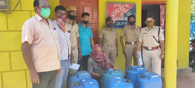 ୩୦୦ ଲିଟର ସ୍ପିରିଟ ଜବତ, ଜଣେ ଗିରଫ