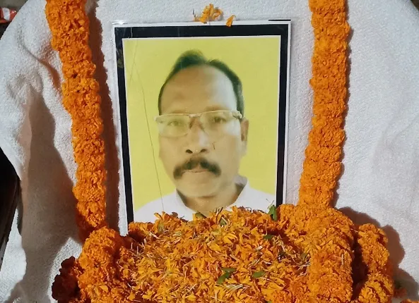 କଳାହାଣ୍ଡି ଜିଲ୍ଲାରେ ପ୍ରଥମ ସରପଞ୍ଚ କରୋନା ଯୋଦ୍ଧାଙ୍କ ମୃତ୍ୟୁ