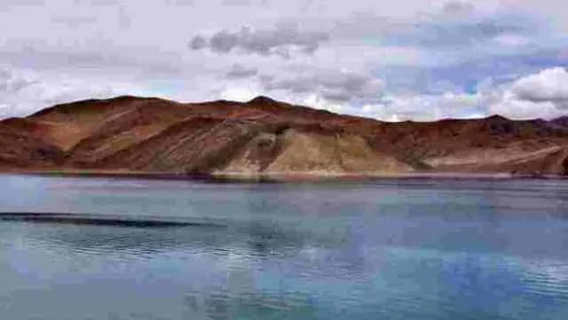 ପାଙ୍ଗୋଙ୍ଗ୍ ସୋ ହ୍ରଦର ଦକ୍ଷିଣ କୂଳରେ ଅପ୍‌ଟିକାଲ୍‌ ଫାଇବର୍ କେବଲ୍‌ ବିଛାଉଛି ଚୀନ୍: ଭାରତ