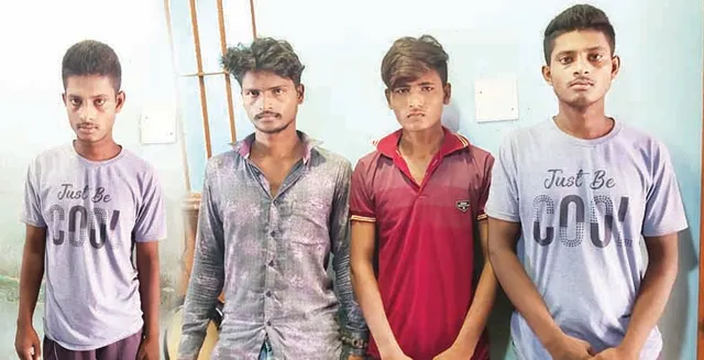 କୁଖ୍ୟାତ ଡକାୟତ ଗ୍ୟାଙ୍ଗ୍‌ର ୪ ଗିରଫ, ସୁନା ଗହଣା, ୨୫ ହଜାର ଟଙ୍କା, ୧୦ ମୋବାଇଲ୍ ଓ ୨ ବାଇକ୍‌ ଜବତ