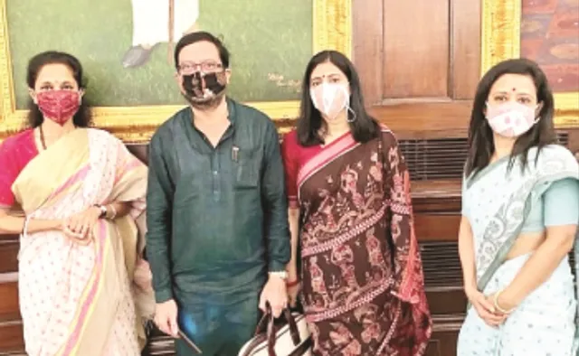 ସଂସଦରେ ଛାଇଗଲା ସମ୍ବଲପୁରୀ ମାସ୍କ