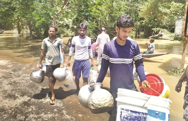 ବନ୍ୟାଞ୍ଚଳରେ ପାଣି ଅମୂଲମୂଲ : ଗରାଏ ପାଣିକୁ ୧୦୦ରୁ ୩୦୦ ଟଙ୍କା