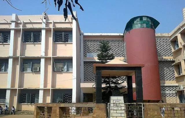 ରମାଦେବୀ ବିଶ୍ୱବିଦ୍ୟାଳୟ ପରୀକ୍ଷା ପରିଚାଳନାରେ ବିଭ୍ରାଟ : ପରୀକ୍ଷା ବେଳେ ଜଣାଉଛନ୍ତି ପ୍ରଶ୍ନପତ୍ର ଢାଞ୍ଚା