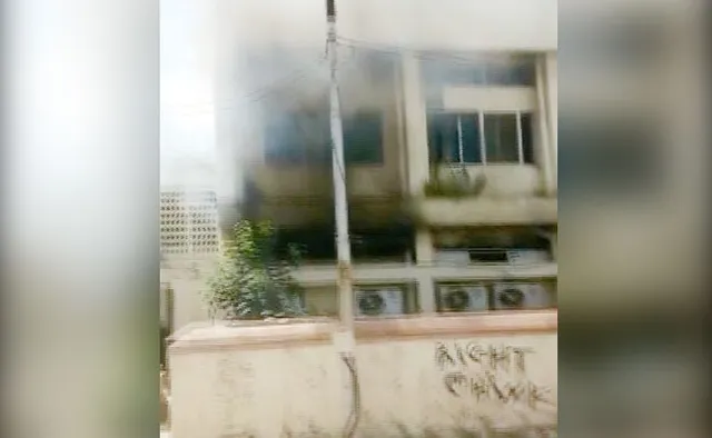 ପୁଣେସ୍ଥିତ ଏକ ହସ୍ପିଟାଲର ଆଇସିୟୁ ୱାର୍ଡରେ ଲାଗିଲା ନିଆଁ, ଘଟଣାସ୍ଥଳରେ ପହଞ୍ଚିଲା ଅଗ୍ନିଶମ ବିଭାଗର ୩ଟି ଗାଡ଼ି