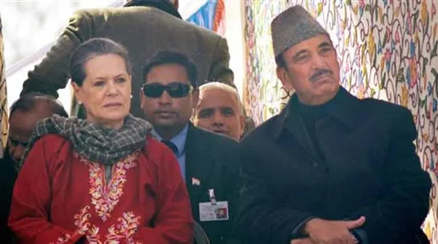 କଂଗ୍ରେସରେ ବଡ଼ ଧରଣର ଅଦଳବଦଳ: ଏଆଇସିସିରୁ ଗୁଲାମ ନବୀ ଆଜାଦଙ୍କୁ ହଟାଇଲେ ଅଧ୍ୟକ୍ଷା ସୋନିଆ ଗାନ୍ଧୀ