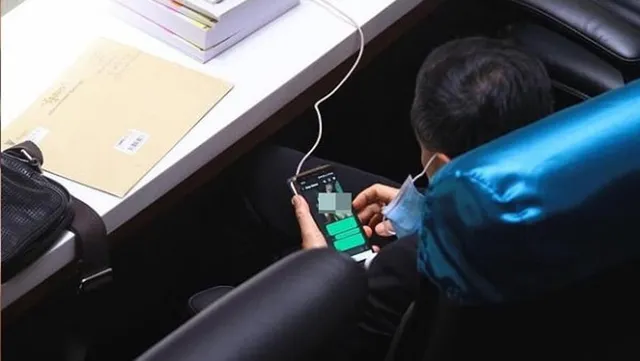 ସଂସଦରେ ସାଂସଦ ଦେଖୁଥିଲେ ଅଶ୍ଳୀଳ ଫଟୋ; କ୍ୟାମେରାରେ ହେଲେ କୈଦ